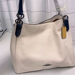 Coach leather Shoulder bag !!